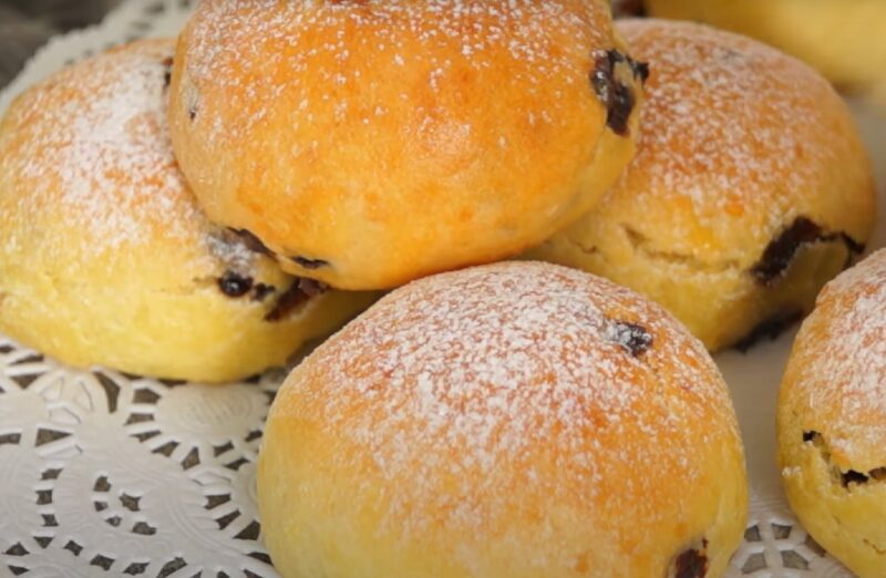 Вкуснее круассана: простой рецепт чудо-булочек из творога, которые остаются мягкими несколько дней