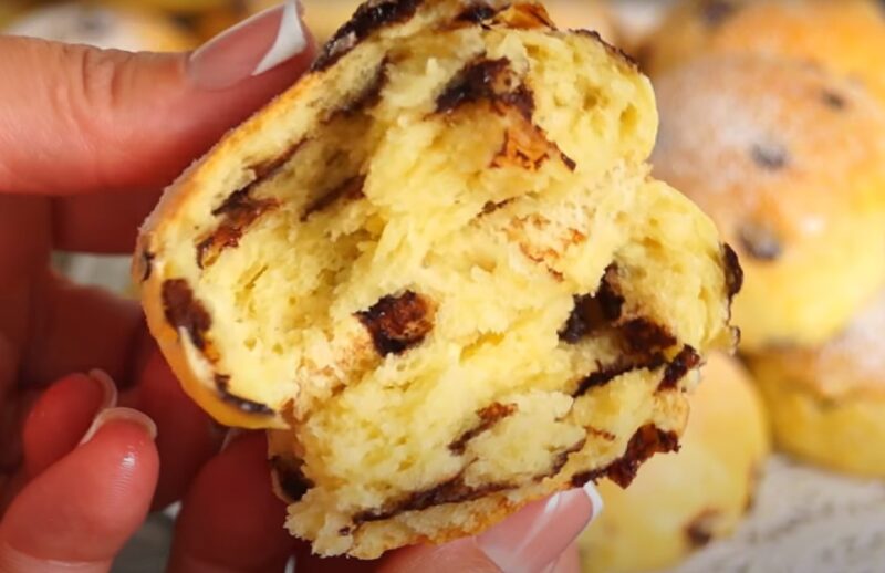 Вкуснее круассана: простой рецепт чудо-булочек из творога, которые остаются мягкими несколько дней