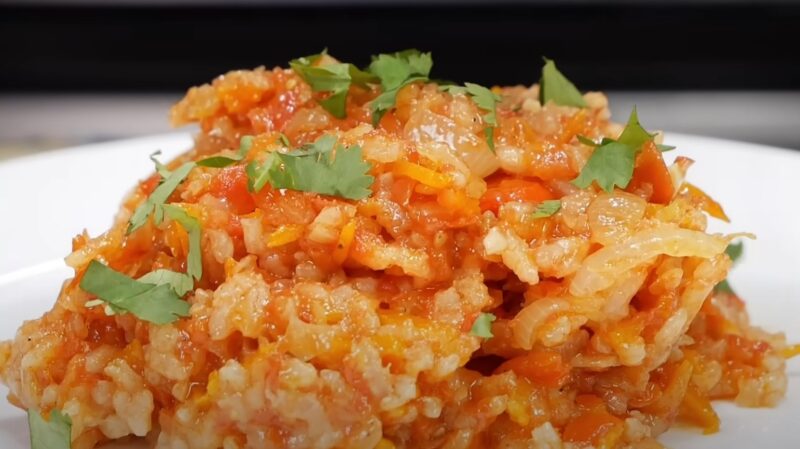Салат с рисом на зиму "Завтрак туриста" - такой вкусный, что дети едят ложками! Готовлю каждый год без исключения