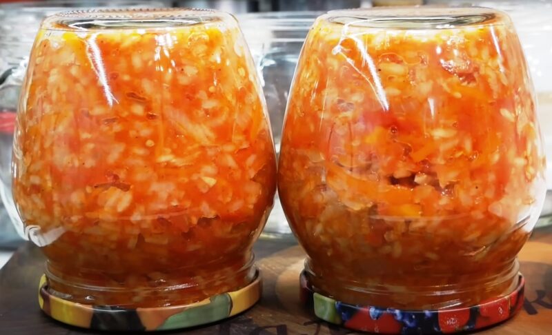 Салат с рисом на зиму "Завтрак туриста" - такой вкусный, что дети едят ложками! Готовлю каждый год без исключения