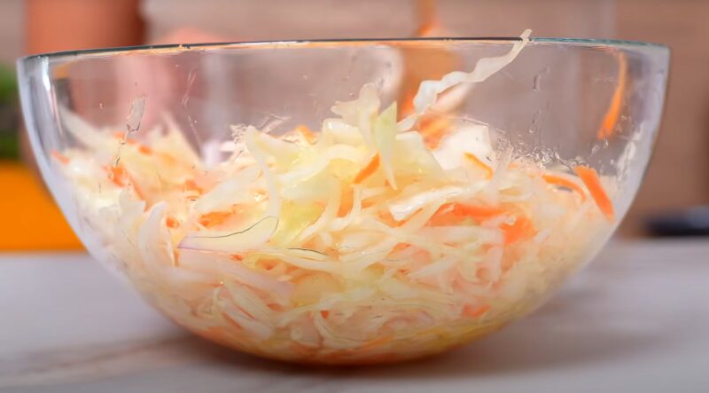 Маринованная кисло-сладкая капуста: аппетитная и хрустящая. Проверенные пропорции ингредиентов