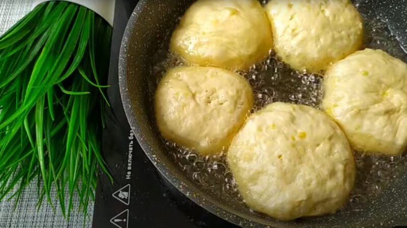 Картофельные шарики из того, что есть в каждом доме: хрустящие, мягкие и невероятно вкусные!