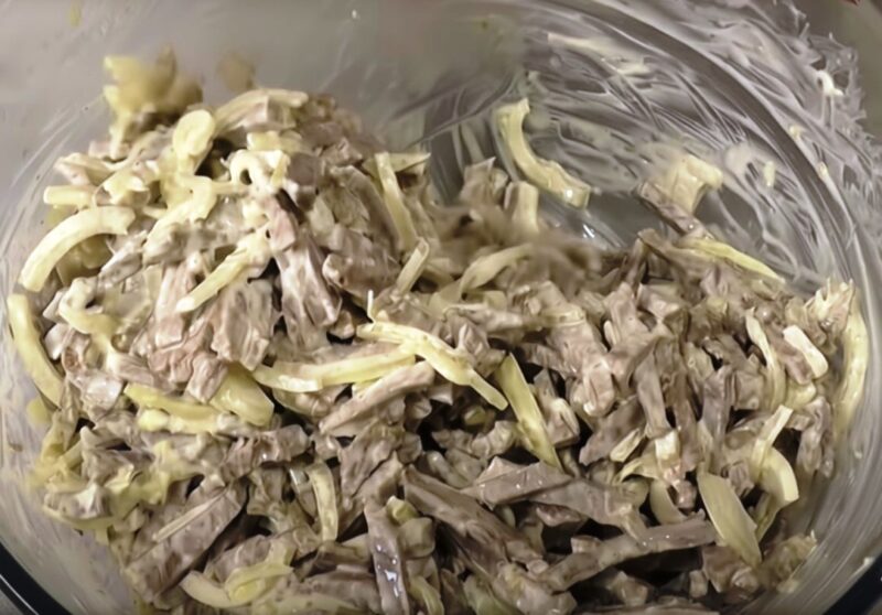 Салат ''Елена'' - деликатес для праздника всего из двух продуктов. Сочетание, которое вас удивит