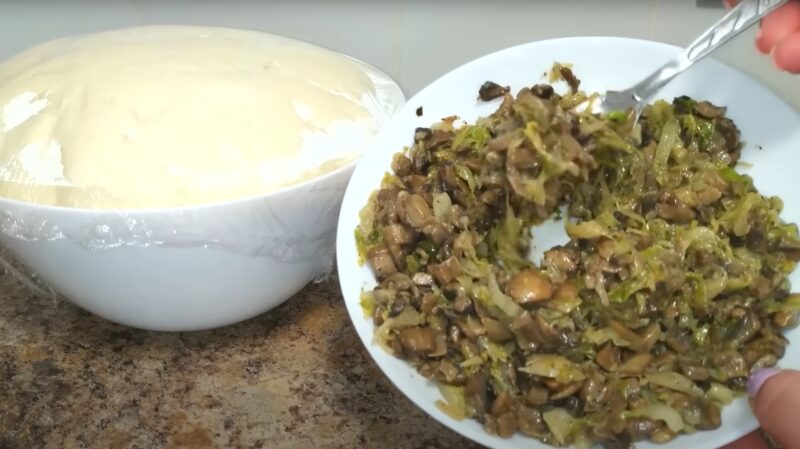 Пузырчатые пирожки с хрустящей корочкой - на второй день еще вкуснее! Самый простой и удачный рецепт