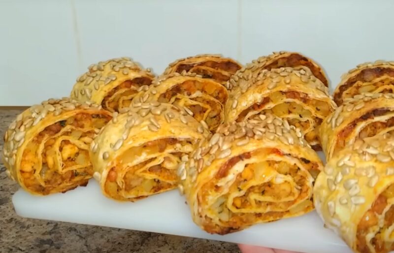 Эта закуска готовиться за считаные минуты! Рецепт из тонкого лаваша на праздничный стол