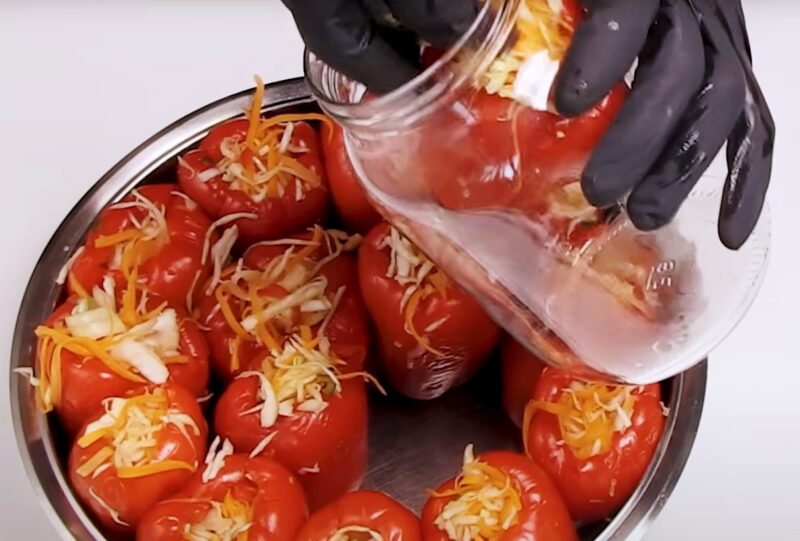 Маринованный перец с капустой и морковью. Самая вкусная овощная закуска на всю зиму!