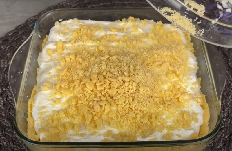 Забудьте о шарлотке! Рецепт роскошного пирога с кремовой прослойкой и карамельным настроением