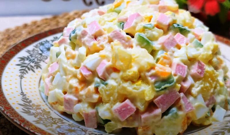 Оливье по-настоящему вкусный: как приготовить его так, чтобы он не просто лежал на столе, а исчезал за минуты!