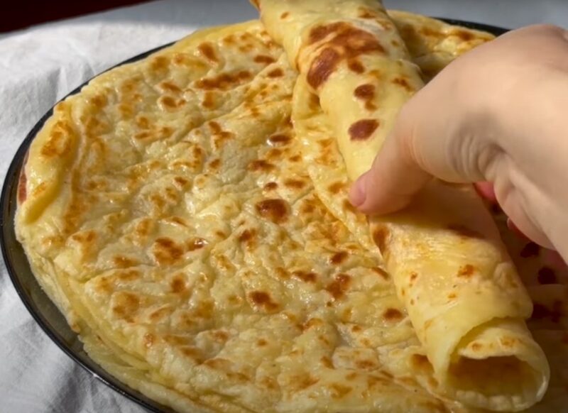 Сытное блюдо из картофеля: лепёшки с расплавленным сыром, которые готовятся проще, чем вы думаете