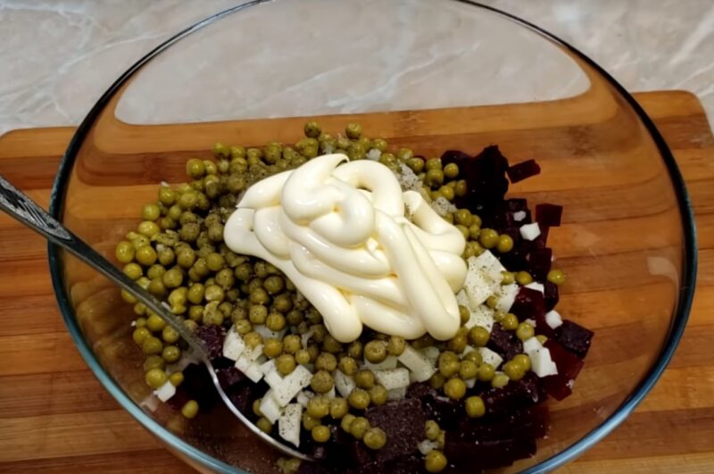 Просто свекла, но какой результат! Салат, который станет вашим кулинарным козырем в любой ситуации