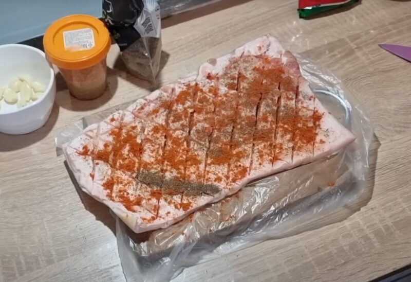Беру самое недорогое сало на рынке: рецепт закуски, от которой все гости в восторге. Колбаса в прошлом!