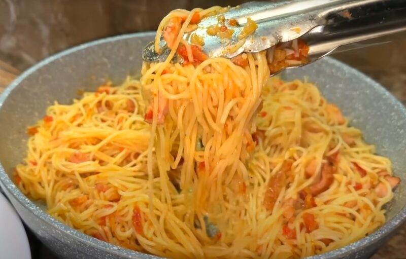 Макароны в изумительно вкусном соусе - съедаются моментально! Быстрый ужин или обед для всей семьи