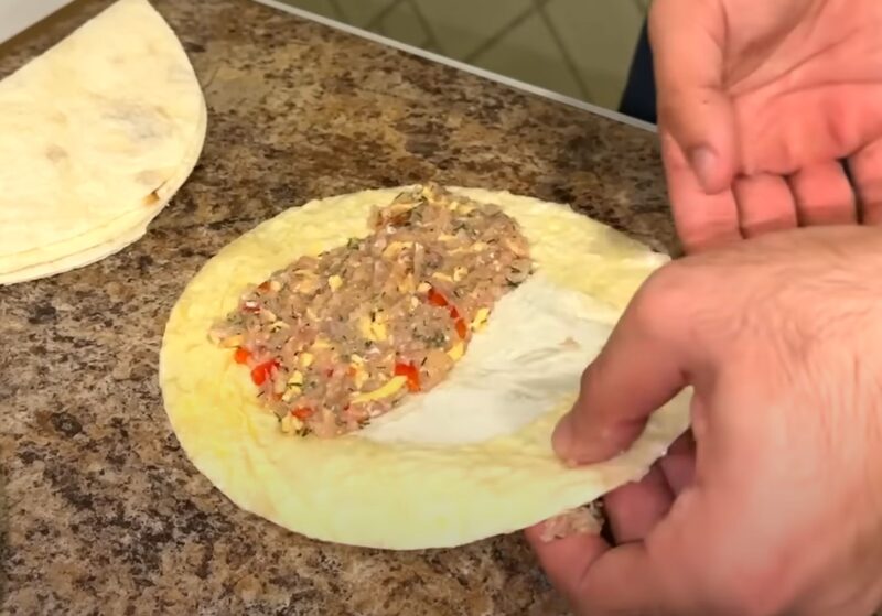 Ароматные и сочные чебуреки из лаваша: самый простой и удачный рецепт. Без масла и без замеса теста