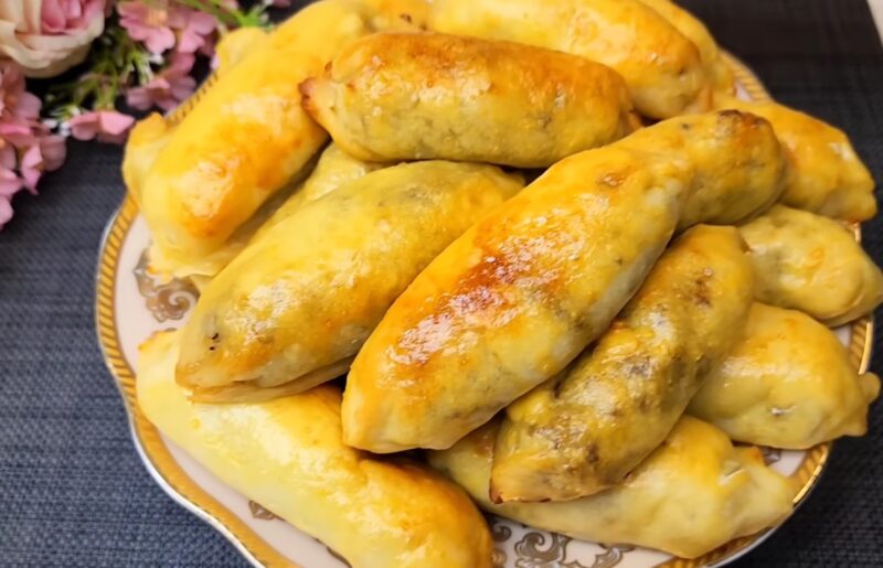 Мука и кипяток: сочные пирожки из тонкого теста с ароматной начинкой внутри. Для самого вкусного перекуса!