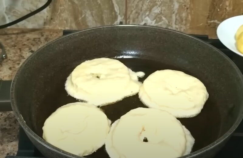 Яблоки в сладком кляре: вкуснятина за 15 минут! Простой и быстрый рецепт выпечки