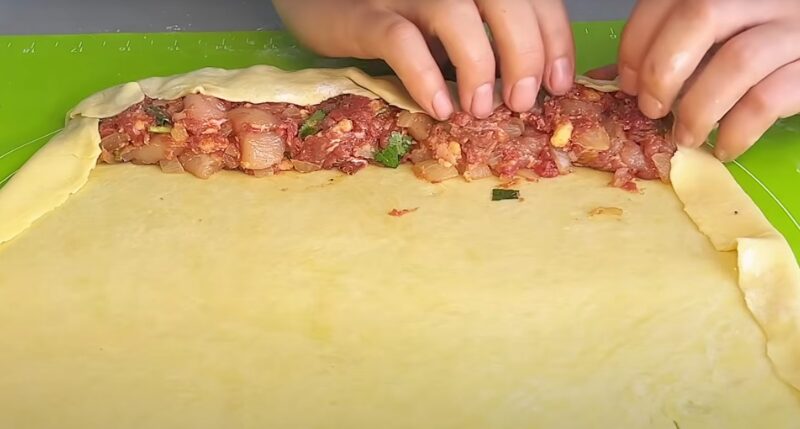 Можно угостить сразу всю родню! Сочные мясные рулеты на праздник или каждый день: просто и очень вкусно