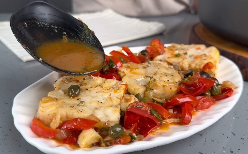 Открыла для себя идеальный ужин: минтай по-провансальски. Быстро, бюджетно и так вкусно, что пальчики оближешь!