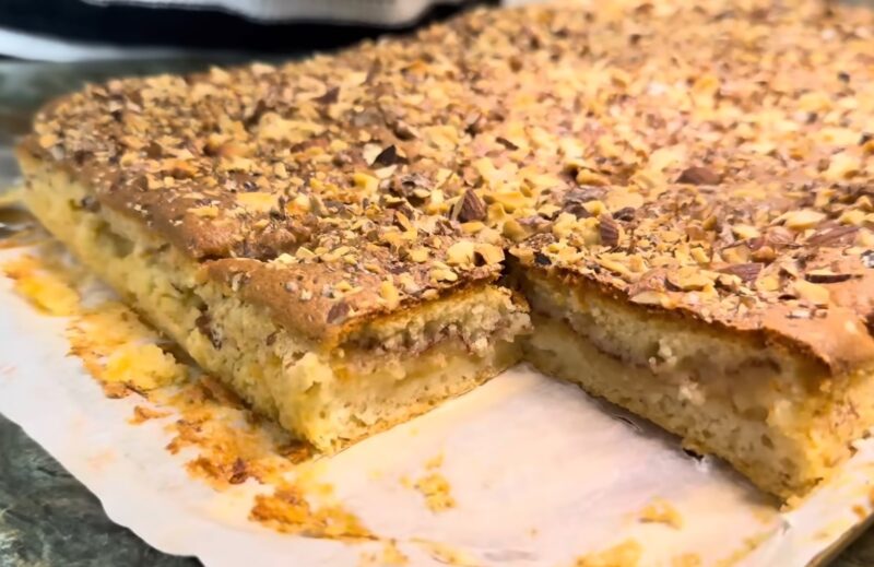 Новый рецепт яблочного пирога, который заставит вас забыть о дорогих десертах из ресторана. Готовится проще, чем кажется!