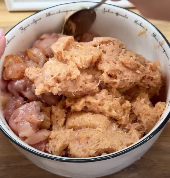 Вкуснее магазинной и без лишних калорий: домашняя колбаса, которая станет вашим лучшим другом на диете