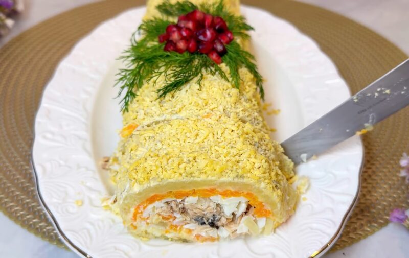 Забудьте о салатниках! Готовим Новогоднюю «Мимозу» в виде изысканного рулета – это проще, чем вы думаете
