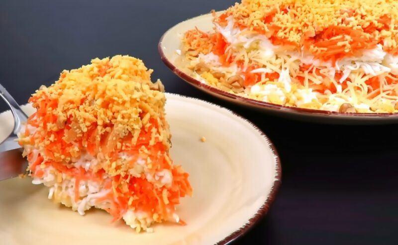 Салат "Солнечный" из 90-х! Не все помнят про этот рецепт: идеален для праздника и яркого семейного ужина!