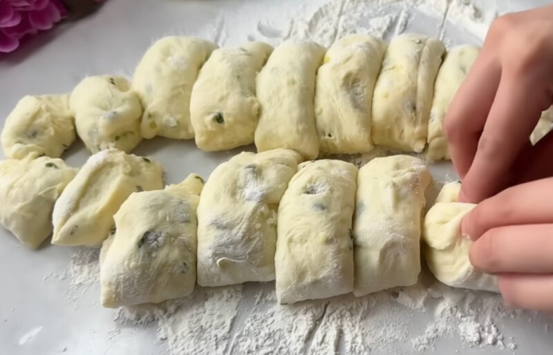 Булочки на картофельном тесте - всегда получаются пышными, сытными, ароматными. Не черствеют целую неделю!