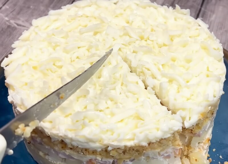 «Снежная королева» - необычный и нереально вкусный салат на Новый год! Все гости требовали рецепт