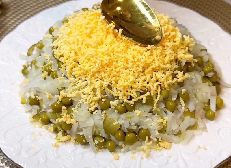 Салат "Елочная игрушка" на Новый Год 2026. Просто, эффектно и очень вкусно!