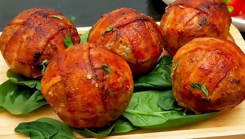 Не просто фрикадельки: секретные мясные шары с начинкой-сюрпризом для Нового 2026 года!