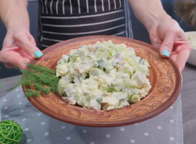 Открытие для гурманов: как приготовить салат «Морской Дракон», где селёдка заиграет по-новому