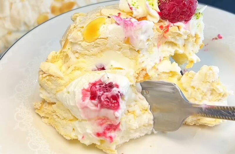 Воздушный меренговый рулет который тает во рту: все тонкости и нюансы приготовления