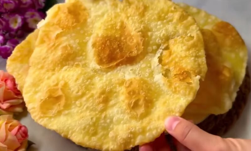 Невероятно простой рецепт: хрустящие и ароматные лепешки для завтрака. Такое приготовление вы еще не видели