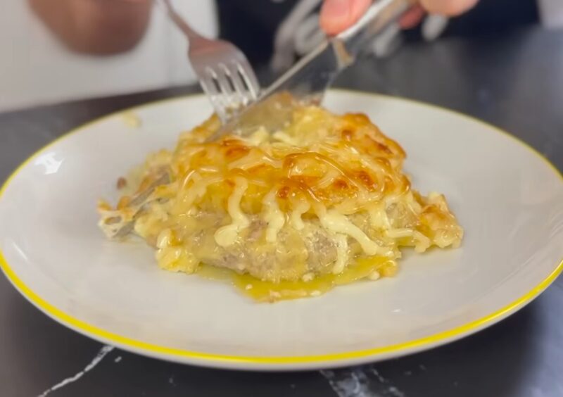 Больше не нужно стоять у плиты: гениальное блюдо из фарша, которое станет главной новогодней традицией вашей семьи