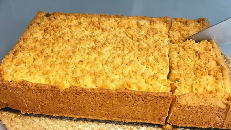 Нежный творожный пирог с хрустящей корочкой. Ходовой рецепт на каждый день: просто и вкусно