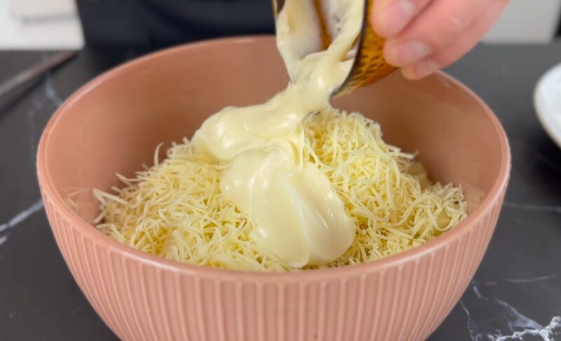 Рецепт салата с сыром и виноградом для неожиданных гостей - просто, быстро, вкусно!