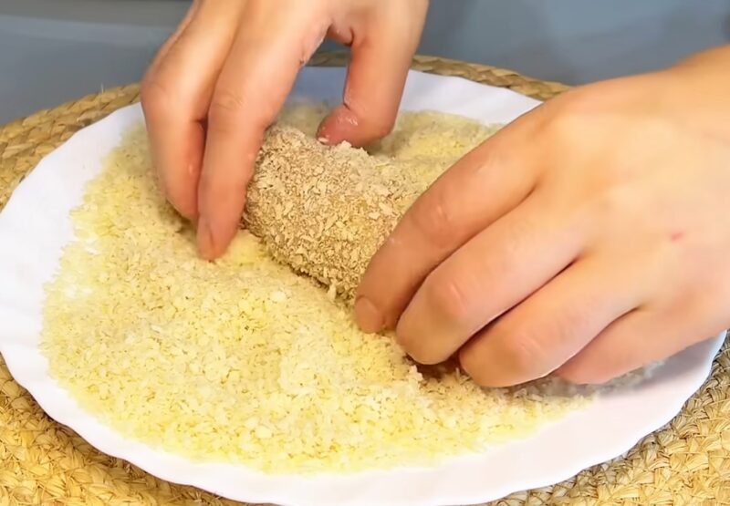 Готовлю на праздник вместо котлет. Куриные пальчики с начинкой - сочные внутри, хрустящие с наружи!