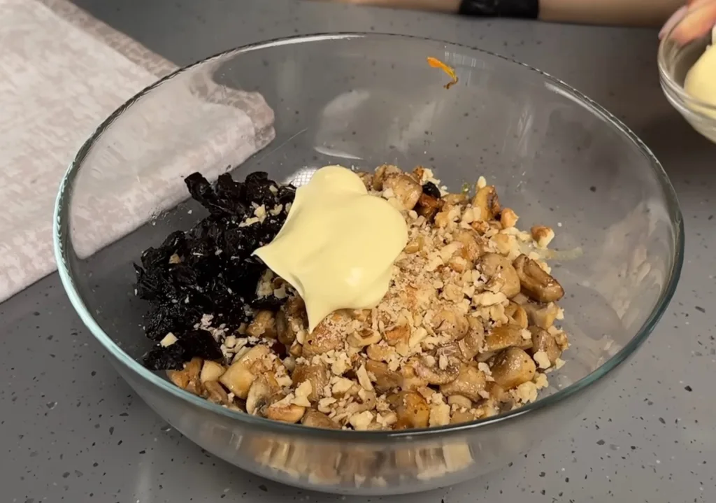 Приготовление салата "Лесник"