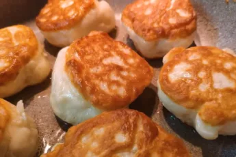 Пышные и воздушные оладьи на кефире