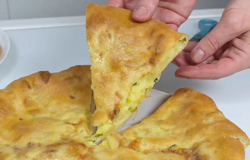 Пироги с картошкой и грибами в разрезе. Вкусная и сочная начинка