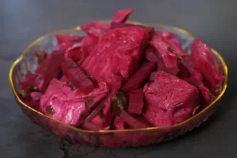 Маринованная капуста со свеклой