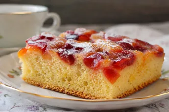Ленивая шарлотка с сочной фруктовой начинкой