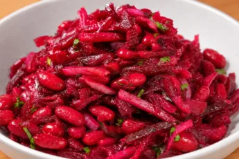 Салат из запеченной свеклы с фасолью