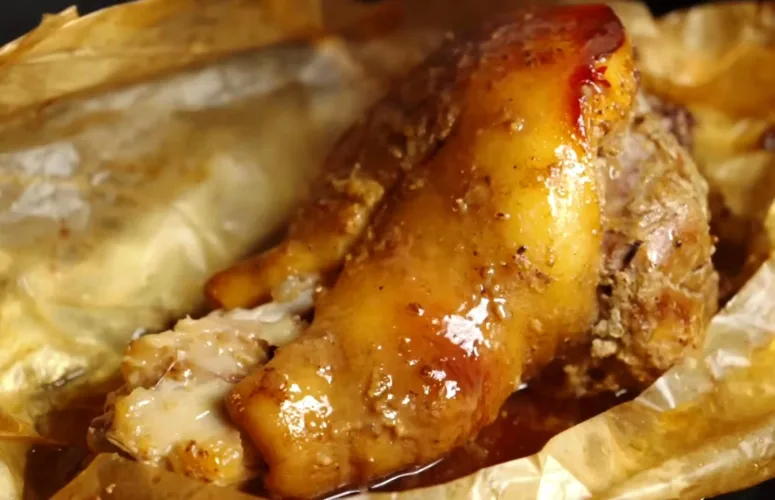 Рулька запечённая в духовке с румяной корочкой