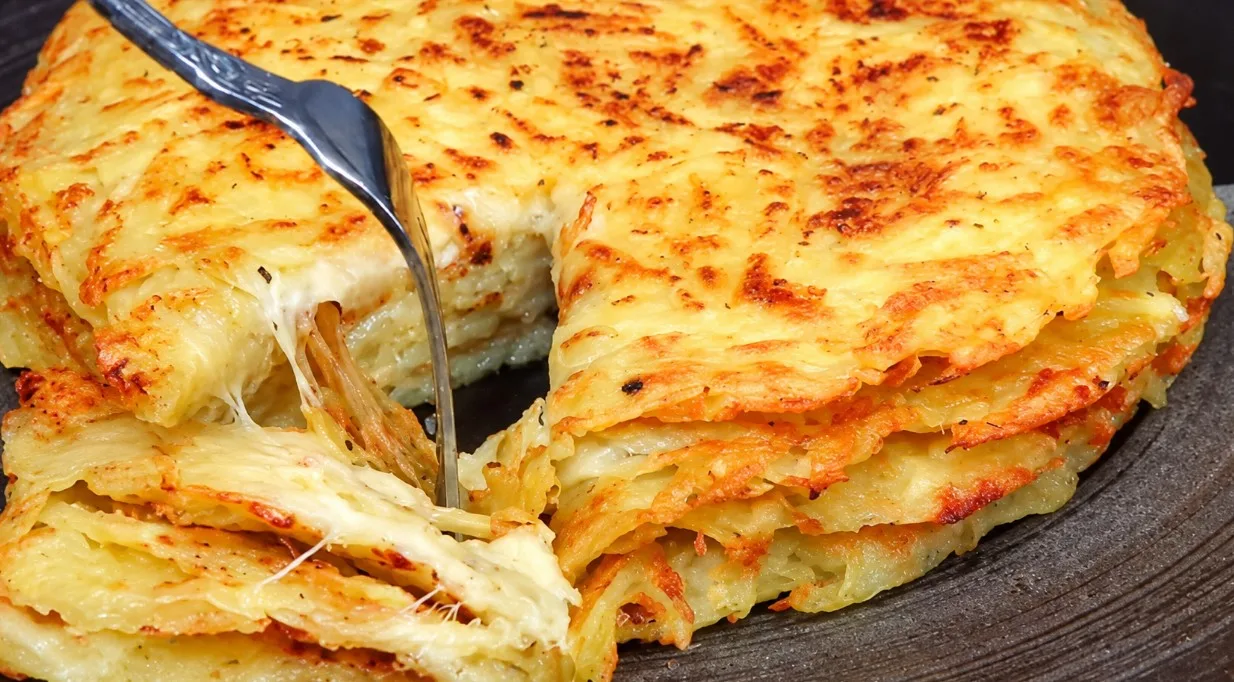 Картофельные лепёшки-драники с сыром из простых ингредиентов